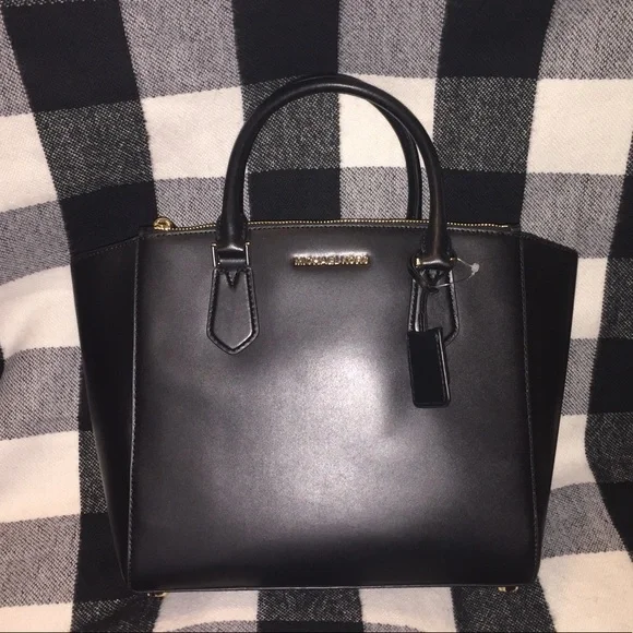 Michael kors 2024 carolyn large tote